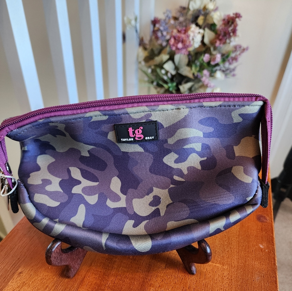 Taylor Gray Neoprene Camouflage Women's Pouch  Bag Like New Condition